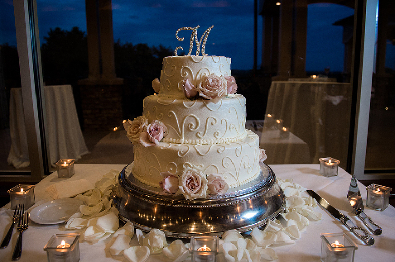Lansdowne-Resort-Wedding-Leesburg-VA-Courtney-Jonathan | Kelly Ewell Photography with Connie's Cake Creations