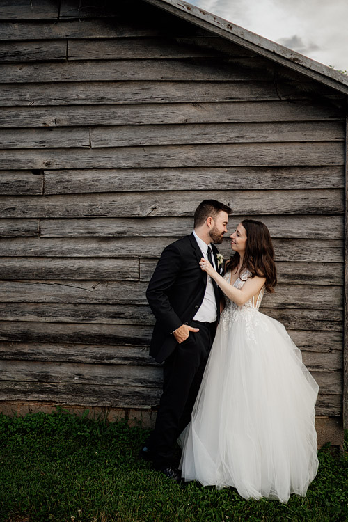 Best-Wedding-Photo-Locations -Leesburg-VA-48-Fields-Cocktail-Barn
