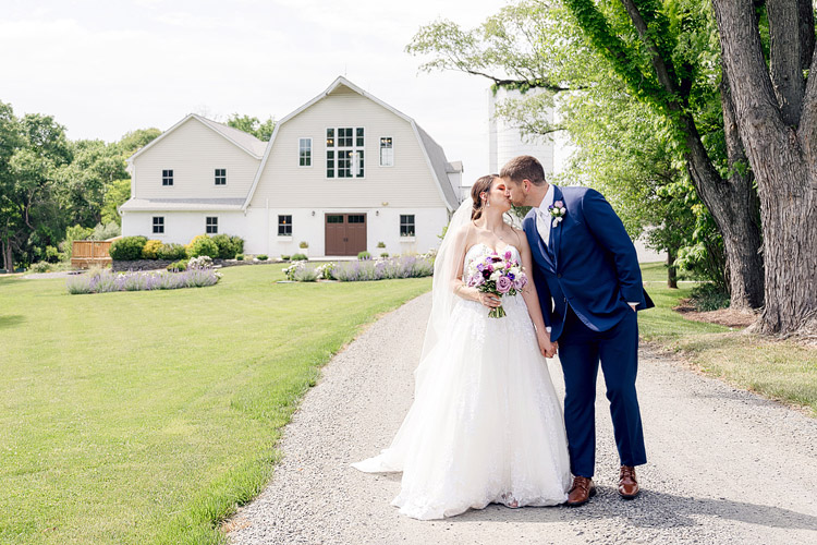 Best-Wedding-Photo-Locations -Leesburg-VA-48-Fields-Driveway