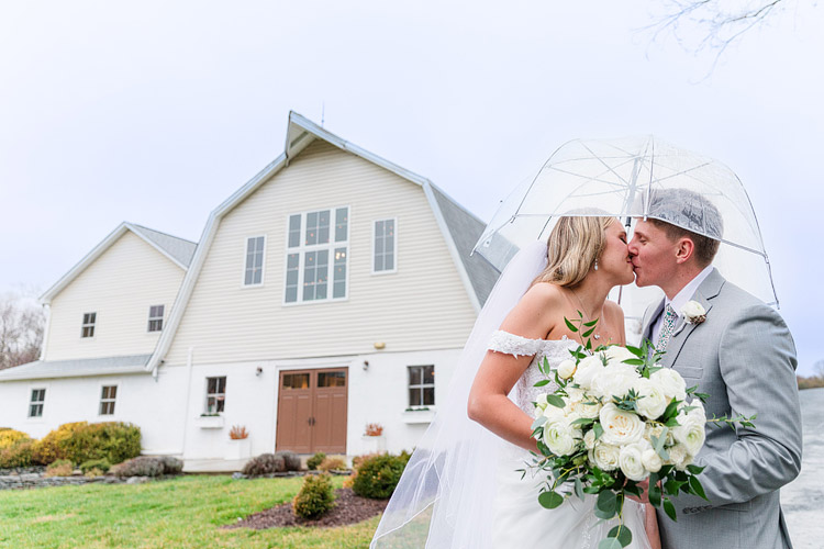 Best-Wedding-Photo-Locations -Leesburg-VA-48-Fields-Driveway
