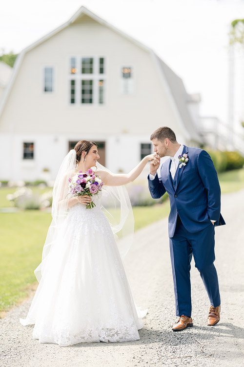 Best-Wedding-Photo-Locations -Leesburg-VA-48-Fields-Driveway