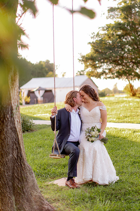 Best-Wedding-Photo-Locations -Leesburg-VA-48-Fields-Swing