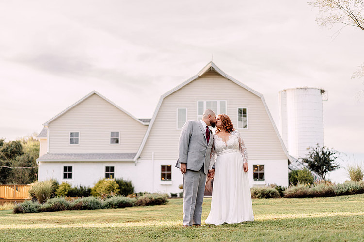 Best-Wedding-Photo-Locations -Leesburg-VA-48-Fields-Front-of-Barn
