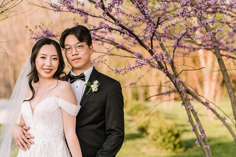 Best-Wedding-Photo-Locations -Leesburg-VA-48-Fields-Farmhouse-Front-Lawn