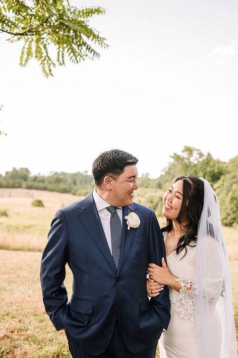 Best-Wedding-Photo-Locations -Leesburg-VA-48-Fields-Side-of-Ceremony-Patio