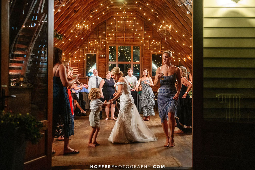 A Photo Gallery from Amanda and Dustin's Summer Wedding at 48 Fields | Leesburg VA | Loudoun County
