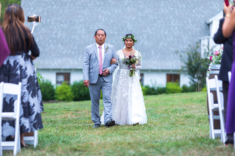 casual-back-yard-inspired-barn-wedding-northern-virginia-leesburg-va-48-fields-farm-maria-michael (26)