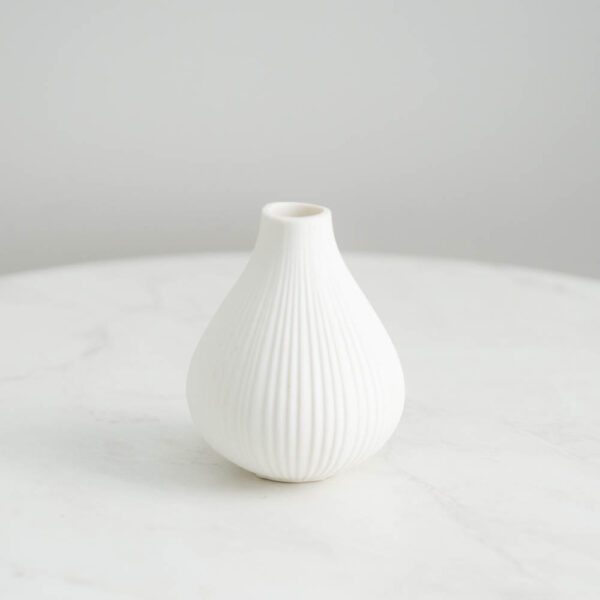 white-ceramic-bud-vase-48-fields-leesburg-va