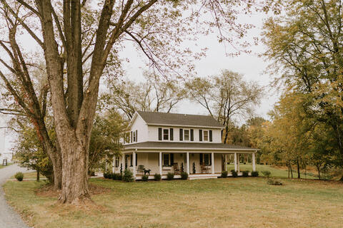 farm house exterior - 48 Fields Wedding Barn | Leesburg VA