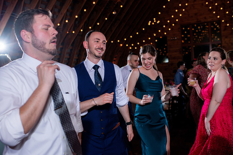 vibrant-red-blue-jewish-wedding-leesburg-va-48-fields-jessie-ryan