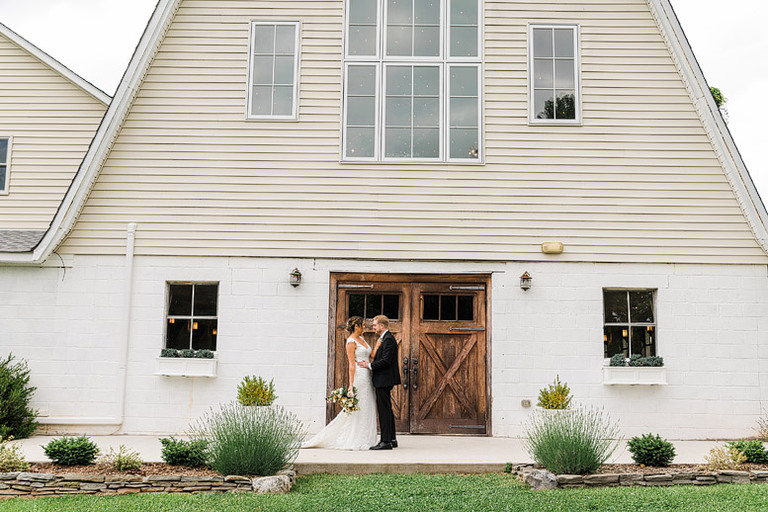 neutral-toned-wedding-northern-virginia-barn-48-fields-leesburg-va