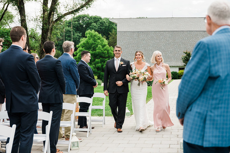 neutral-toned-wedding-northern-virginia-barn-48-fields-leesburg-va