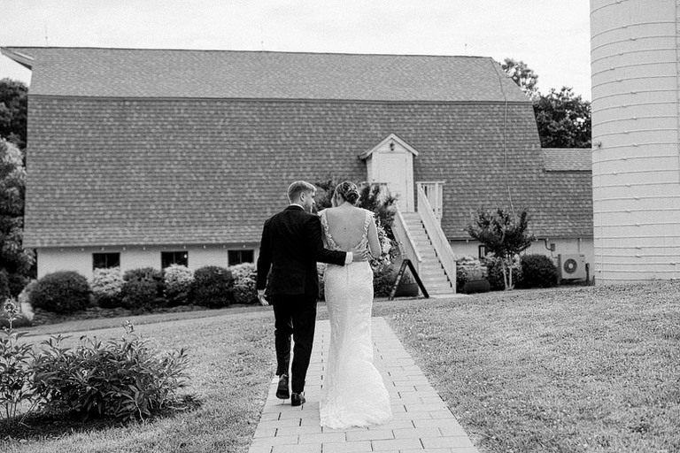 neutral-toned-wedding-northern-virginia-barn-48-fields-leesburg-va