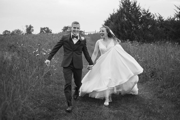 Best-Wedding-Photos-of-2023-48-Fields-Loudoun-County-VA
