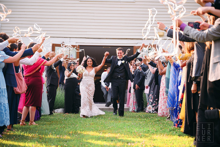 Best-Wedding-Photos-of-2023-48-Fields-Loudoun-County-VA
