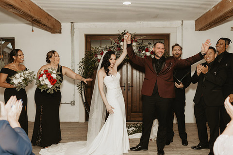 dark-moody-black-burgundy-wedding-leesburg-va-48-fields-courtney-dylan