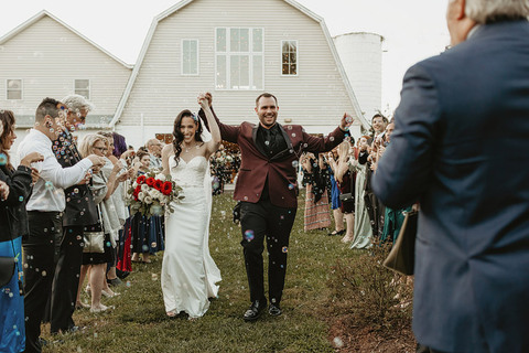 dark-moody-black-burgundy-wedding-leesburg-va-48-fields-courtney-dylan