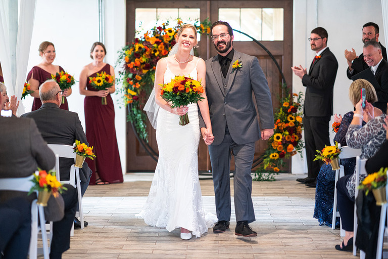 red-yellow-sunflower-fall-micro-wedding-northern-virginia-48-fields-kirsten-dan