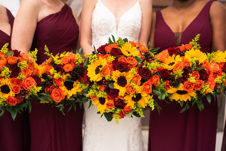 red-yellow-sunflower-fall-micro-wedding-northern-virginia-48-fields-kirsten-dan