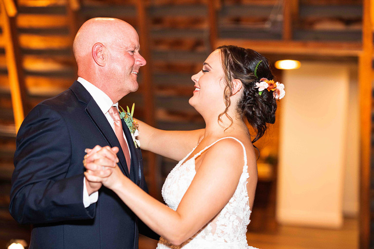 burnt-orange-yellow-fall-wedding-leesburg-va-48-fields-becca-vincent