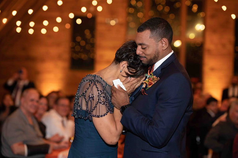 burnt-orange-yellow-fall-wedding-leesburg-va-48-fields-becca-vincent