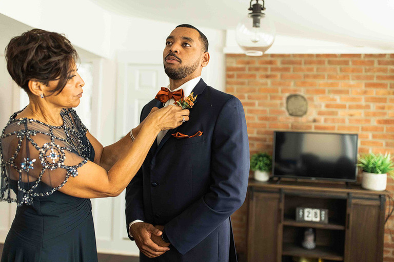 burnt-orange-yellow-fall-wedding-leesburg-va-48-fields-becca-vincent