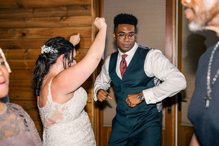 cranberry-red-caramel-fall-barn-wedding-loudoun-county-va-48-fields-marissa-adam