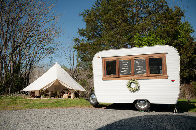 music-festival-theme-wedding-northern-virginia-48-fields-megan-dave