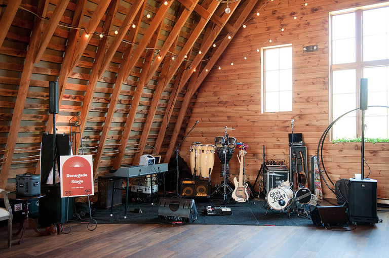 music-festival-theme-wedding-northern-virginia-48-fields-megan-dave